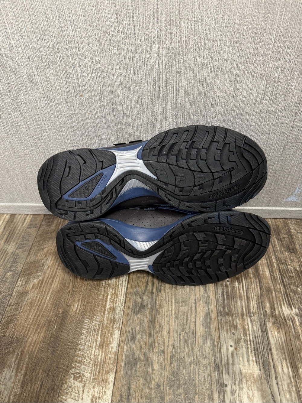 NWOB New Balance Men's Black and Blue Low-Profile Sneakers Size 10 - Picture 12 of 16